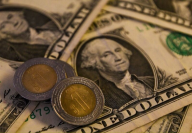 Dólar baja hoy jueves 9 de abril: así se cotiza frente al peso mexicano